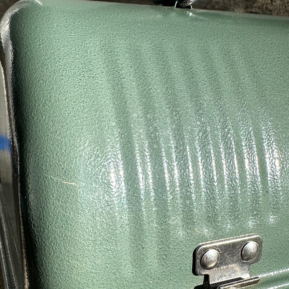Stanley Green Metal Lunchbox with Handle - Picture 5 of 7